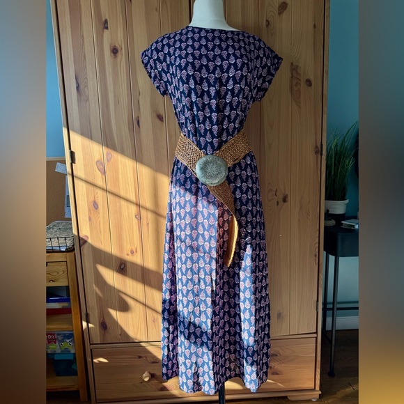 Patterned Maxi Dress (BELT not included 😔) Beautiful design, fits S-M - Picture 3 of 5
